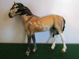 lot 58 image: PETER STONE Hand painted buckskin signed Angela Nelson 928