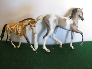 lot 62 image: Hand painted Peter Stone signed Mandy Hood 4.5x6 gray and white mane 6x8