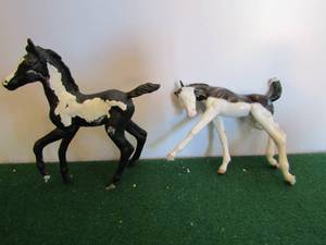 lot 64 image: 2 hand painted foals both black  and white 4x5