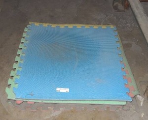 lot 42 image: Foam floor tiles 30 x 30