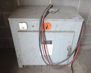 lot 135 image: Bulldog battery corp. 150 amp forklift battery charger, model FL12-630