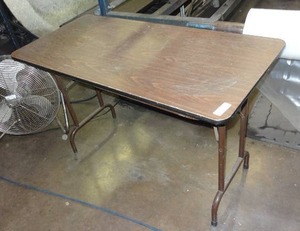 lot 268 image: Folding table