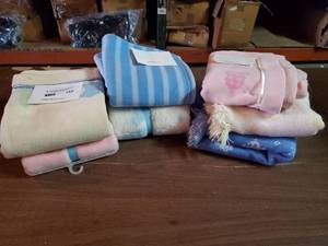 lot 153 image: 7 fleece crib blankets, never used