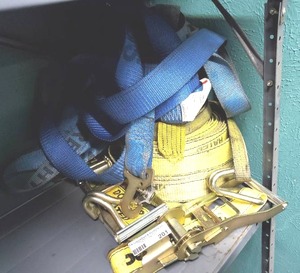 lot 201 image: Ratchet tie down straps