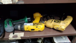 lot 206 image: Dewalt DW100 electric drill, Dewalt DW925 Cordless drill w battery, Hitachi DS 12DVF cordless drill w battery & charger, PowerShot Pro electric stapler