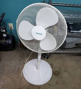 lot 215 image: Duracraft oscillating fan w stand