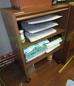 lot 672 image: Laminate printer cart, contents not included