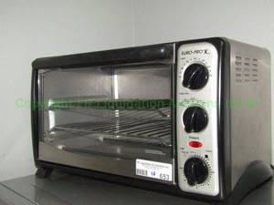 lot 653 image: Euro Pro toaster oven