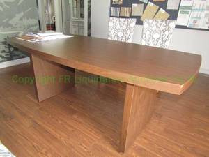 lot 611 image: Laminate conference table, 29 x 36 x 72