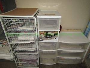 lot 468 image: Plastic and metal basket storage drwaer unit plus contents of fabric plus