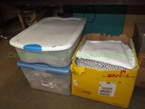 lot 463 image: Assorted fabric samples, remnants and totes