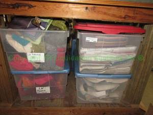 lot 490 image: Assorted fabric samples, remnants and totes as shown