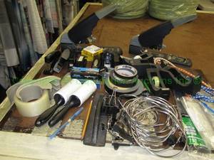 lot 554 image: Assorted office supplies as shown