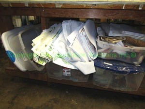 lot 555 image: Assorted fabric samples, remnants and totes as shown