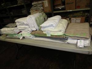 lot 517 image: Assorted cotton bath towels plus as shown