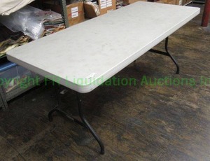 lot 518 image: Lifetime plastic folding leg utlity table 29 x 72 x 30