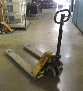 lot 269 image: Lift-Rite 5,000 lb pallet jack