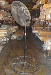 lot 333 image: Industrial shop fan w Dayton motor MAYBE FOR PARTS ONLY