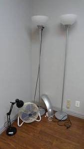 lot 609 image: Patton circultion fan and lamps, tallest 71