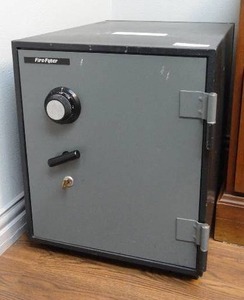 lot 301 image: Fire-Fyter Safe w Combination & Key