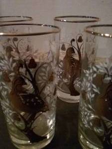 lot 84 image: Libbeys Partridge In A Pear Tree Vintage Drinking Glasses(8 pc)
