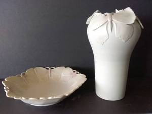 lot 121 image: 2 pc Set Butterfly Fitz and Floyd Bowl and Vase