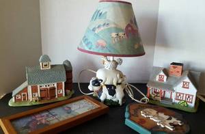 lot 108 image: Farm House Dcor(Tealight Houses, lamp, and Signs)
