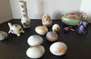 lot 109 image: Handpainted Eggs, Cloissone,&nbsp Lefton Vase and More