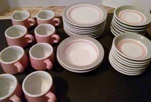 lot 74 image: Shenango China Set, 33Pcs