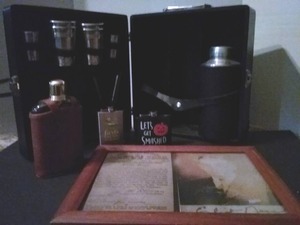 lot 85 image: Vintage Traveling Bar Set Plus Framed PhotoCopy Of Elliot Ness &amp more