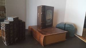 lot 135 image: 2 Sets  Bookends(One set is Heavy, Green Marble Style) &amp 2 War &amp Peace Bookboxes