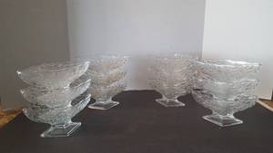 lot 137 image: Set of 12 Vintage Pressed Glass Footed Dessert Cups