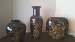 lot 145 image: 3 Pc&nbsp Matching Set of Asian Toyo Black Vases
