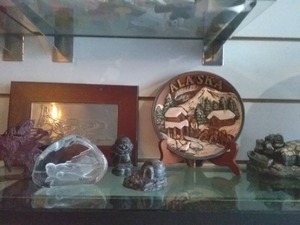lot 171 image: Alaskan CollectiblesDcor(Moose Lamp, Soapstone Carvings, and More)