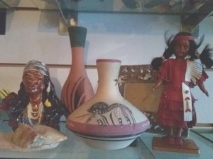 lot 173 image: Native American Pottery (Betty Selby,Rancho Feliz) & More
