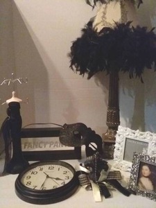 lot 205 image: Paris Fashionista Dcor(Lamp, Frame, Metal High Heel Art, &amp More)