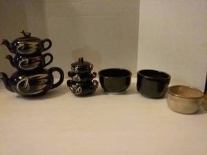 lot 209 image: Vintage Asian Style Stackable Sets.