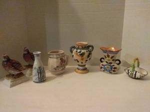 lot 212 image: Collection of Small Vintage Asian Vases, Quail, &amp more