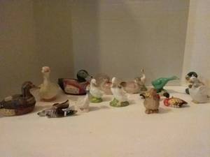 lot 221 image: &nbspVintage Duck and Geese Mini Collectibles (17 pcs)