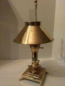lot 241 image: Paris Orient Express Istanbul Vintage Lamp