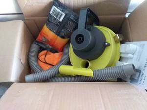 lot 258 image: Box of Car Care Items.(Mini Vac, Mini Compressor, Cleaning Supplies ,etc)