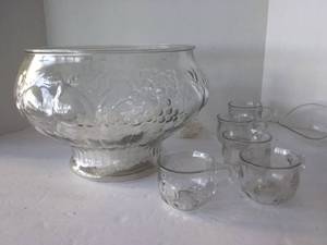 lot 261 image: Vintage Punch Bowl with cups and Ladle. And more