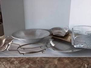 lot 271 image: Vintage Aluminum and Brass Serving Pieces