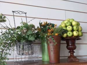 lot 275 image: 5 pc Metal Baskets, Pails, and Urns with Floral