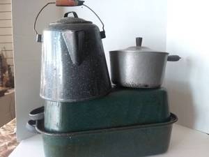 lot 300 image: Vintage Camping Graniteware and Club Aluminum