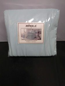 lot 14 image: New Krinkle FullQueen Duvet Cover Set