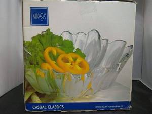 lot 16 image: Hostess Bowel 12 Spring Tulips New