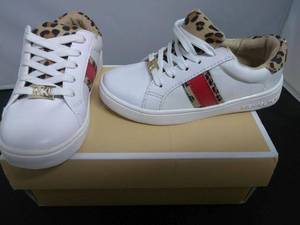 lot 17 image: New MICHAEL KORS Kids Shoes