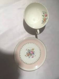 lot 74 image: HOMER LAUGHLIN  EAGSHELL GEORGIAN DISH SET