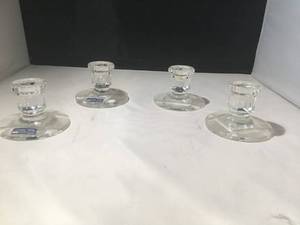 lot 77 image: HAND CUT CRYSTAL ACCENTS   OVER 24% LEAD CRYSTAL